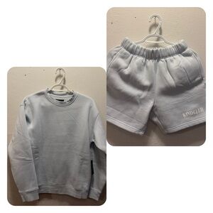 ONE SET SHORT SWEATPANTS WITH CREWNECK